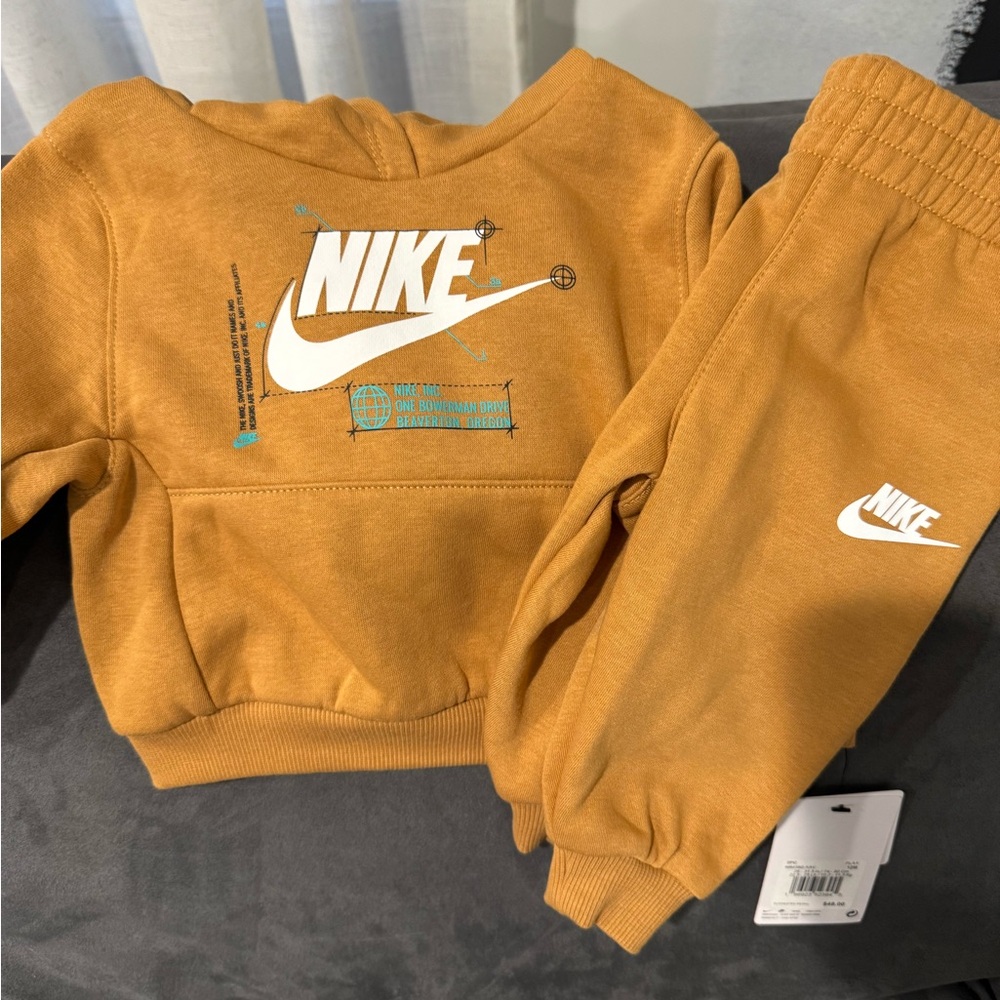 NWT 12mo Nike sweatsuit